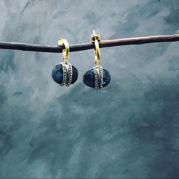 Matana Jewelry - Blue Labradorite earrings with Swarovski crystals